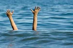 Sultanpur News :  नहर में कार गिरने से एक व्यक्ति की मौत, दो घायल