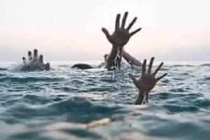 UP : खो नदी में नहाने उतरे तीन युवक डूबे, गोताखो कर रहे तलाश