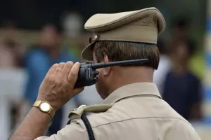 Bareilly news: करेली में मस्जिद की दीवार पर रंग डालने पर दो समुदाय आमने-सामने