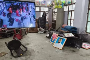 UP : कांग्रेस कार्यालय में घुसकर भाजपा की महिला कार्यकर्ताओं ने की तोड़फोड़