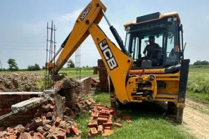  Bareilly : बीडीए की टीम ने अवैध कॉलोनी पर चलाया बुलडोजर