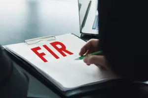 बदायूं : कलेक्ट्रेट परिसर में विषाख्त पदार्थ खाने वाले युवक पर रिपोर्ट दर्ज