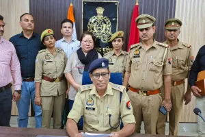 Moradabad : मणिपुर की महिला ने कस्टम अधिकारी बनकर शिक्षिका से की थी 94.78 लाख की ठगी