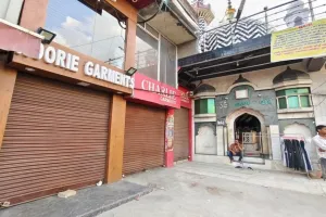 बरेली : नावेल्टी की 74 दुकानों पर सीलिंग के खिलाफ हाईकोर्ट पहुंचे 22 दुकानदार-बोले कब्जा वैध, उन्हें बवाल से जोड़कर देखना गलत