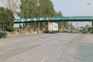 लखीमपुर : मैगलगंज टोल प्लाजा से भागा नाबालिग बंदी