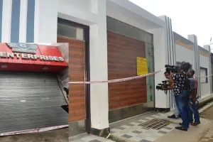 बरेली बवाल : तौकीर के करीबियों के बरातघर, ई-स्कूटी शोरूम और कार गैराज सील