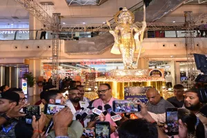 लखनऊ: डेढ़ लाख सिक्कों से निर्मित 18 फीट की भगवान श्री राम की प्रतिमा का ब्रजेश पाठक ने किया अनावरण 