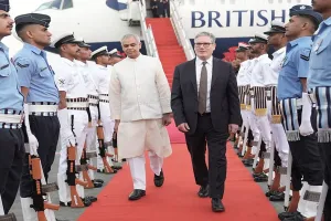 ब्रिटेन के PM स्टार्मर दो दिवसीय यात्रा पर भारत पहुंचे, पीएम मोदी ने किया स्वागत, कल मुंबई में करेंगे मुलाकात 