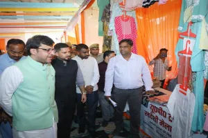 हर घर में जले स्वदेशी दीप, हर हाथ में हो स्थानीय उत्पाद : नितिन अग्रवाल