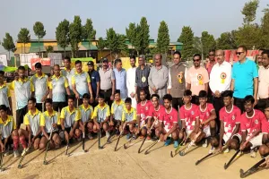 बाराबंकी : राज्य स्तरीय हॉकी का आगाज, हरदोई और गोला ने दिखाया दमखम