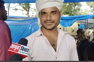 बाराबंकी देवा मेला : घोड़ा बाजार में ठेकेदारों की मनमानी चरम पर, खुलेआम हो रही अवैध वसूली