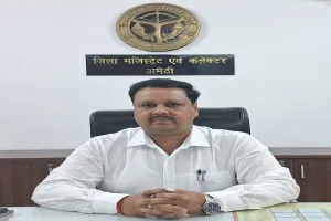 डीएम की बड़ी कार्रवाई : सुरक्षा मानकों की अनदेखी पर 3 आतिशबाजी लाइसेंस निरस्त