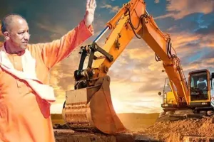 बहराइच में अवैध कब्जे पर चला नगर पालिका का बुलडोजर, 18 अर्धनिर्मित दुकानों पर को किया गया ध्वस्त