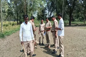 बाराबंकी : जंगली जानवर ने एक और बछड़े को बनाया निवाला, कांबिंग जारी, ग्रामीणों में दहशत का माहौल