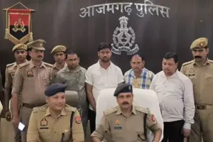 आजमगढ़ जेल से 52.85 लाख की धोखाधड़ी करने वाले चार गिरफ्तार, कारगार के पैसे से की बहन की शादी खरीदी बुलेट बाइक
