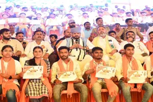 गोंडा : 50 स्कूलों के 1200 मेधावी छात्र-छात्राओं को मिला सम्मान, बृजभूषण शरण सिंह ने मेडल व प्रशस्ति पत्र देकर किया सम्मानित