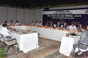 चुनाव आयोग  की बिहार में राजनीतिक दलों के साथ बैठक, भाजपा की एक या दो चरणों में चुनाव कराने की मांग 