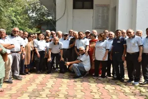 कानपुर : जीएसवीएम के 1971 बैच के डॉक्टरों ने अपनी यादों को संजोया 