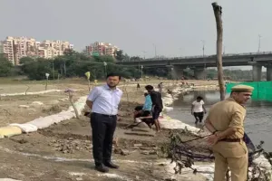 Chhath Mahaparva 2025: नगर आयुक्त ने किया छठ पर्व की तैयारियों निरीक्षण, सफाई और प्रकाश व्यवस्था के निर्देश 