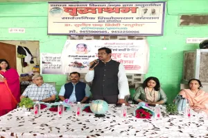 कानपुर : वृद्धाश्रम के वृद्धजनों को इस्कॉन मंदिर के दर्शन कराए