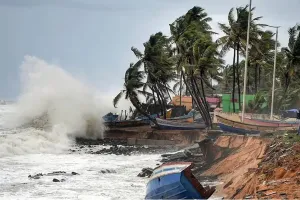 Cyclonic Montha : आंध्र प्रदेश में चक्रवात ‘मोंथा’ ने मचाई भारी तबाही, बोले सीएम- 5,265 करोड़ रुपये का हुआ नुकसान