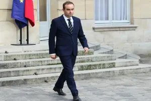  French PM Resigns :  सेबेस्टियन लेकोर्नू ने फ्रांस के प्रधानमंत्री पद से दिया इस्तीफा, एक महीने पहले ही बने थे पीएम 