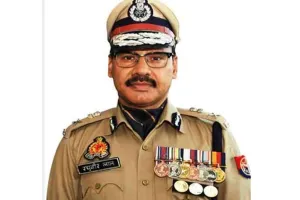 UP IPS Transfer:  योगी सरकार ने 4 आईपीएस अफसरों का किया तबादला, रघुवीर लाल बने कानपुर के नए पुलिस कमिश्नर 