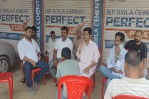 बाराबंकी : तीर्थयात्रा के दौरान हुए हादसे की खबर से परिजन बेहाल, मंदाकिनी नदी में गिरी कार, एक की मौत, पांच गंभीर