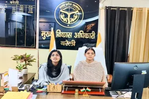 Bareilly : एक दिन की CDO बनी डिंपल और तूबा, कुर्सी पर बैठकर हुआ जिम्मेदारी का अहसास