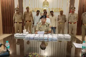 लखीमपुर खीरी: 2 लाख के माल के साथ अन्तर्जनपदीय नकबजनी गिरोह के तीन सदस्य गिरफ्तार