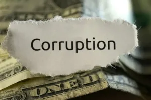 Bareilly : कद्दावर नेता और बेटे पर भ्रष्टाचार के गंभीर आरोप...प्रशासन ने शुरू की जांच