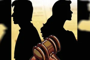 Bareilly : जमीन नीलामी के डर से पति ने आठ साल बाद पत्नी को दी भरण पोषण राशि