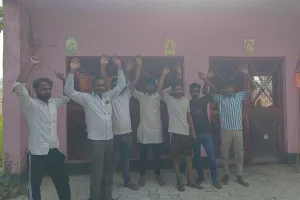 Moradabad: दीपावली पर मंदिर से दान पेटी चोरी, ग्रामीणों में गुस्सा