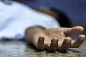 लखीमपुर खीरी : छत पर टहलने गए युवक की आंधी के झोंके से नीचे गिरकर मौत