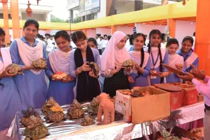 Bareilly: मेले में दिखी आगरा के हैंडलूम और जरी की चमक, प्रदेश के कई जिलों के लगे स्टॉल 