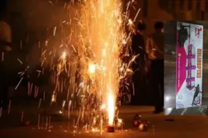 दीपावली में धुआं न धमाकाः त्योहारी बारिश में लीजिए 'सिल्वर रेन' का मजा, 'हेलीकॉप्टर' उड़ने को बेकरार, ग्रीन पटाखों से सजा बाजार