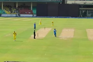 India A vs Australia A: भारत ए की खराब शुरुआत, अभिषेक शर्मा और श्रेयश अय्यर पवेलियन लौटे, 17 रन पर खोए तीन विकेट