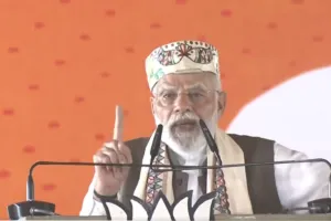 INDIA गठबंधन ने घोटालेबाजों को बनाया है उम्मीदवार... समस्तीपुर में गरजे पीएम मोदी, लालू परिवार पर भी साधा निशाना