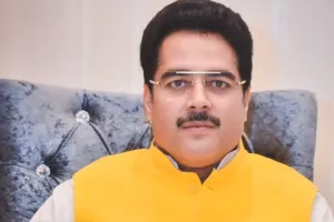 Lucknow News: एयर इंडिया की फ्लाइट में गौरीगंज विधायक राकेश प्रताप सिंह के साथ हुई धक्का मुक्की और हाथापाई, एक फोन कॉल से शुरू हुई थी बात