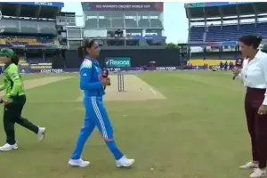 महिला विश्व कप में भारत और पाकिस्तान में तनातनी जारी, कप्तानों ने नहीं मिलाया एक दूसरों से हाथ