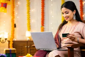 E-Commerce: ऑनलाइन खरीददारी में छोटे शहरों ने महानगरों को छोड़ा पीछे, फैशन और कॉस्मेटिक्स की मांग में उछाल