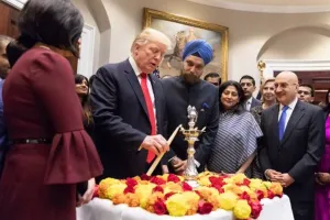 ट्रंप ने व्हाइट हाउस में मनाई दीपावली, पीएम मोदी को बताया महान व्यक्ति, कहा क्या हुई बातचीत