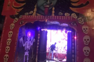 Ballia News: दुर्गा पूजा पंडाल में लाठीचार्ज, अभद्रता करने के आरोपी थाना प्रभारी पर कार्रवाई, जांच के दिए गए आदेश 