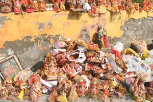 अपनी जिम्मेदारी समझें... इधर-उधर न रखें लक्ष्मी-गणेश की मूर्तियां, विसर्जन के लिए पर्याप्त उपाय फिर भी नहीं दिया ध्यान