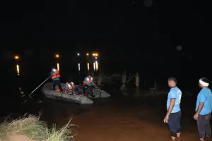 आगरा में बड़ा हादसा, मातम में तब्दील हुआ दुर्गा विसर्जन का जश्न, नदी में डूबे 11 लोग  