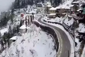 Uttrakhand: बदला मौसम का मिजाज...प्रदेश के अधिकतर स्थानों पर आज होगी भारी बारिश, कई जगह पर दिखा बर्फबारी के आसार 