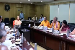 UP News: योगी सरकार का शिक्षकों के लिए बड़ा फैसला, एडेड माध्यमिक विद्यालयों के 1641 के होंगे ऑफलाइन ट्रांसफर