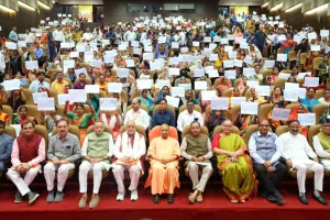 गुंडे माफियाओं को CM योगी की चेतावनी, कहा- अगर किसी को करना है यमराज के दर्शन तो किसी बेटी को छेड़ने की करें हिम्मत