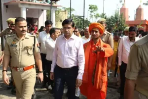 46 साल बाद संभल में फिर शुरू हुई 24 कोसी परिक्रमा, श्रीवंशगोपाल मंदिर से पहुंचे लाखों श्रद्धालु