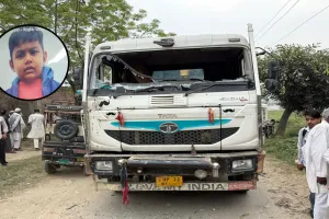 Rampur: तेज रफ्तार डंपर की चपेट में आने से 8 साल बच्चे की मौत  